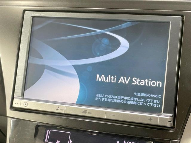 【純正8型ナビ】人気の純正ナビを装備。オーディオ機能も充実しており、Bluetooth接続すればお持ちのスマホやMP3プレイヤーの音楽を再生可能!毎日の運転がさらに楽しくなります!!