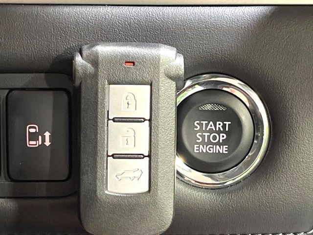 �y�I�y���[�V�����L�[�z�J�o����|�P�b�g�ɓ��ꂽ�܂܂ł��h�A�̎{���E�������\�ȃX�}�[�g�L�[�𑕔��B�G���W���̃I���E�I�t�����J�M�����o���K�v����������Ƃ��Ă��֗��ł���