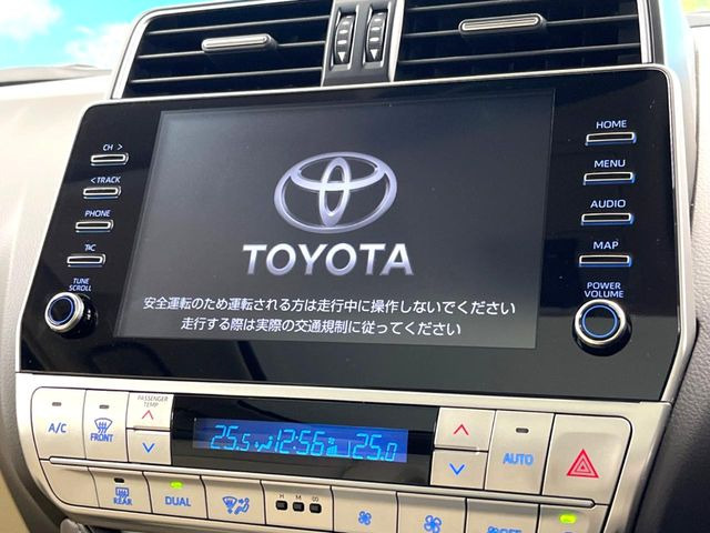 【9インチ ディスプレイオーディオ】大画面ディスプレイへお持ちのスマートフォンと連携して、ナビやbluetoothでの音楽再生が可能です♪デザインはもちろん操作性も良好!別途ナビ機能の取付可能です♪