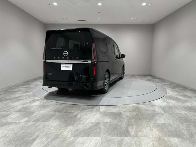 セレナ1.4 e-POWER ハイウェイスターV