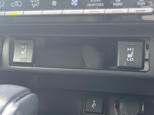 【シートヒーター】寒い日に重宝するシートヒーター!エアコンより早く温まってくれるので寒がりの人も安心ですね♪エアコンの温風は乾燥するから苦手、という方にもをおすすめです。