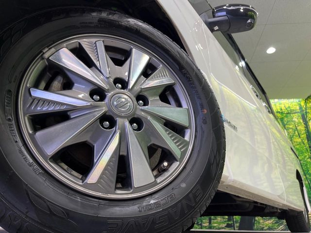 �y����15�C���`�A���~�z�C�[���z�O�ςɃ}�b�`���������A���~�z�C�[���𑕒����Ă���܂��B�e��ЊO�A���~�z�C�[����A�X�^�b�h���X�^�C�����戵�����Ă���܂��B���񂲑��k����������