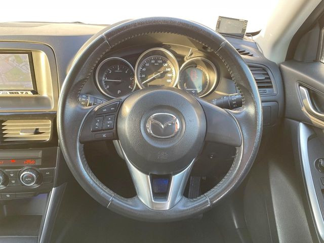 �y�����v�����X�e�A�����O�z�㎿�Ȋv���g�p���邱�ƂŁA��ɂ����������݂ƂĂ��^�]���₷���n���h���ł���