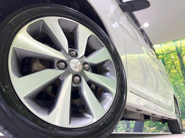 �y����15�C���`�A���~�z�C�[���z�O�ςɃ}�b�`���������A���~�z�C�[���𑕒����Ă���܂��B�e��ЊO�A���~�z�C�[����A�X�^�b�h���X�^�C�����戵�����Ă���܂��B���񂲑��k����������