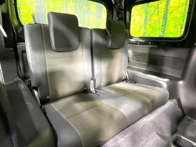 ���i���ȃI���W�i���t���A�}�b�g���I�v�V�����ɂĂ��p�ӂ��Ă���܂��B���D���ȃf�U�C����J���[�����Ԃɍ��킹�đI��ł����������Ƃ��ł��܂���