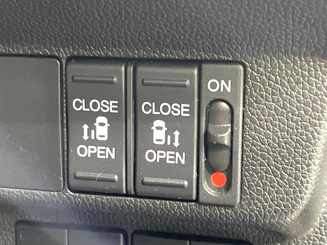 �y�����p���[�X���C�h�h�A�z�X�}�[�g�L�[��^�]�Ȃ̃X�C�b�`�Ō�ȗ����X���C�h�h�A�̊J���\���d��������͂����ăh�A���J����K�v�������A�����Ȃ��q�l�ł��ȒP�ɊJ���߂ł����K�ł���