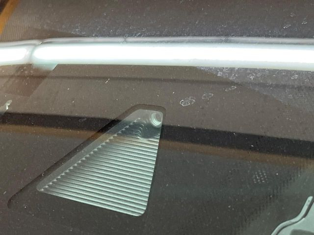 �y�X�}�[�g�u���[�L�T�|�[�g�z���s���ɑO���̎ԗ�����F�����A�Փ˂������Ȏ��͌x��ƃu���[�L�ŏՓˉ���Ɣ�Q�y�����A�V�X�g�B�����S�Ƀh���C�u�����y���݂��������܂��B