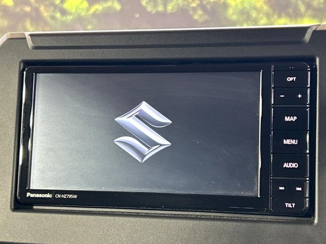 �y�����i�r�z�l�C�̏����i�r�𑕔����Ă���܂��B�i�r�̎g���₷���͂������A�I�[�f�B�I�@�\���[��!�L�����v�◷�s�͂������A�ʋ΂┃�����ȂǕ��i�̃h���C�u���y�����Ȃ�͂���