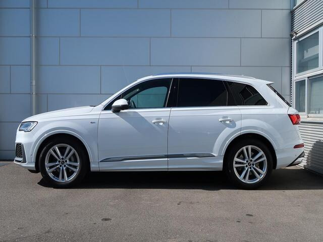 Q755 TFSI クワトロ Sライン 4WD