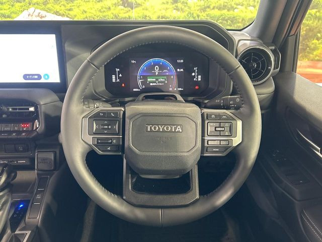 �y�����v�����X�e�A�����O�z�㎿�Ȋv���g�p���邱�ƂŁA��ɂ����������݂ƂĂ��^�]���₷���n���h���ł���