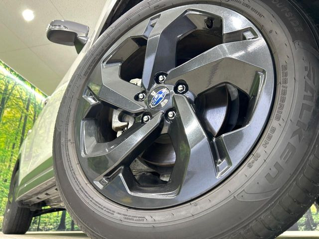 �y����18�C���`�A���~�z�C�[���z�O�ςɃ}�b�`���������A���~�z�C�[���𑕒����Ă���܂��B�e��ЊO�A���~�z�C�[����A�X�^�b�h���X�^�C�����戵�����Ă���܂��B���񂲑��k����������