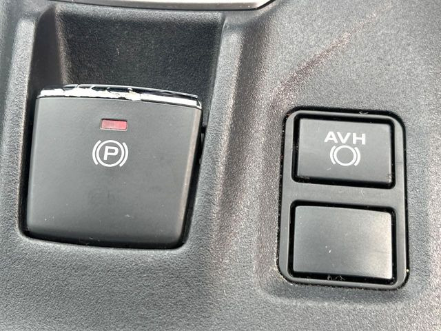 �y�I�[�g�u���[�L�z�[���h�z�M���҂���a�؂Œ�Ԏ��Ƀu���[�L���瑫�𗣂��Ă��A��~��Ԃ�ێ����Ă���܂��B�O�i����Ƃ��̓A�N�Z���𓥂߂Ύ����ŉ��������̂ň��S��X���^�]���y�ɂȂ�܂���