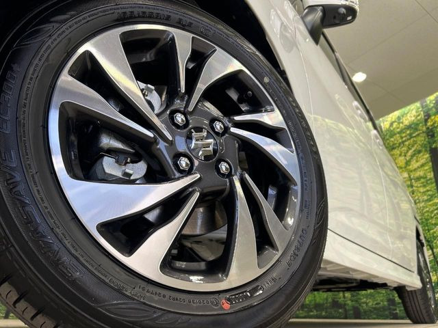 �y����15�C���`�A���~�z�C�[���z�O�ςɃ}�b�`���������A���~�z�C�[���𑕒����Ă���܂��B�e��ЊO�A���~�z�C�[����A�X�^�b�h���X�^�C�����戵�����Ă���܂��B���񂲑��k����������