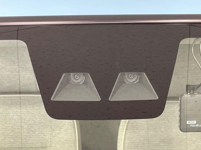 �y�X�}�[�g�A�V�X�g�z���s���ɑO���̎ԗ�����F�����A�Փ˂������Ȏ��͌x��ƃu���[�L�ŏՓˉ���Ɣ�Q�y�����A�V�X�g�B�����S�Ƀh���C�u�����y���݂��������܂��B