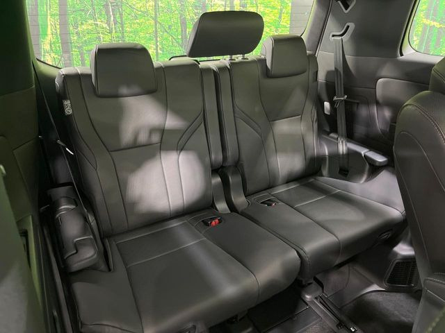 3列目シートはもちろん状態良好☆大人でもゆったりと座って頂けますので、大人数でのお出かけもラクラクです♪ご家族で、気の知れた仲間で、ドライブに行くのが楽しみですね♪