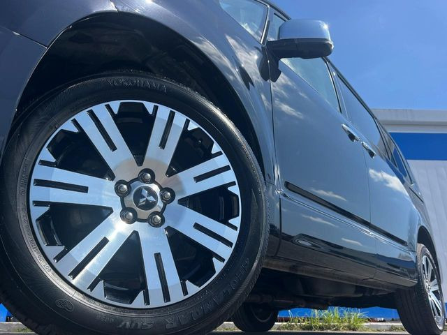 �y�����A���~�z�C�[���z�O�ςɃ}�b�`���������A���~�z�C�[���𑕒����Ă���܂��B�e��ЊO�A���~�z�C�[����A�X�^�b�h���X�^�C�����戵�����Ă���܂��B���񂲑��k����������