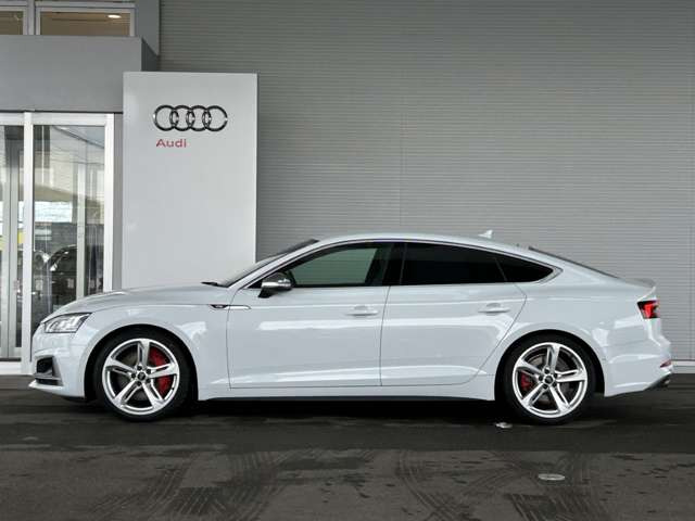 S5スポーツバック3.0 4WD