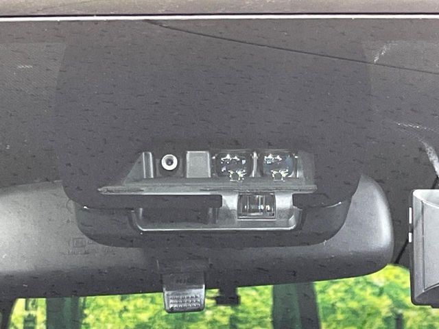 �y�g���^�Z�[�t�e�B�Z���X�z���s���ɑO���̎ԗ�����F�����A�Փ˂������Ȏ��͌x��ƃu���[�L�ŏՓˉ���Ɣ�Q�y�����A�V�X�g�B�����S�Ƀh���C�u�����y���݂��������܂��B