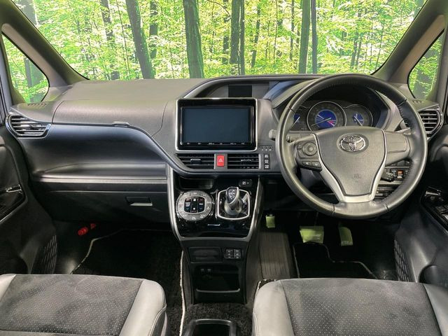 ヴォクシー1.8 ハイブリッド ZS 煌III