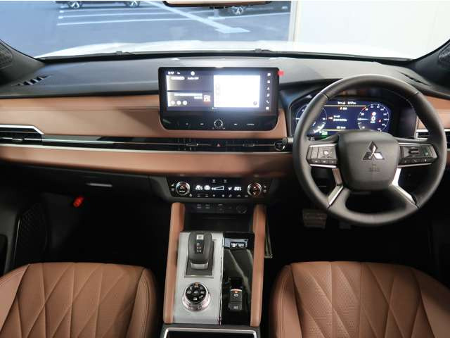 アウトランダーPHEV 2.4 P エグゼクティブ パッケージ 4WD