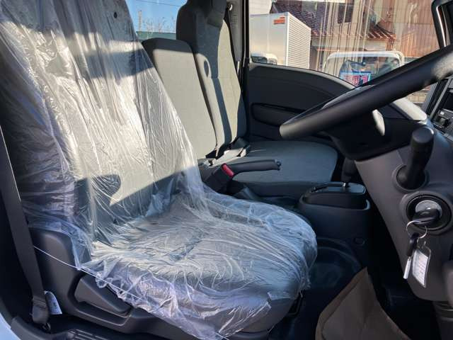 �܂��Ƀr�[���V�[�g�����������܂܂̃L���C�ȃV�[�g�ł���