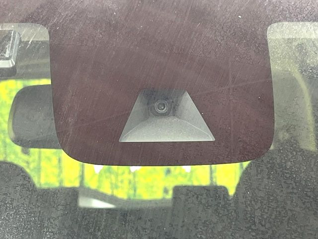 �y�G�}�[�W�F���V�[�u���[�L�z���s���ɑO���̎ԗ�����F�����A�Փ˂������Ȏ��͌x��ƃu���[�L�ŏՓˉ���Ɣ�Q�y�����A�V�X�g�B�����S�Ƀh���C�u�����y���݂��������܂��B