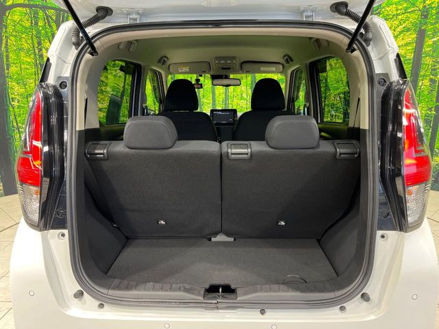 ���i�̂���������ʋ΁A���}���ɏ\���ȉ׎��X�y�[�X���m�ۂ��Ă���܂��B�Z�J���h�V�[�g��|���ƁA�傫�ȉו��̐ύڂ��\�ł���