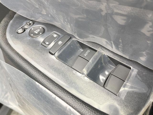 �y�d���i�[�~���[�z�T�C�h�~���[�͓d���i�[���ƂȂ��Ă���A�������ԏ�ł��L�Y�������X�N��}�����܂��B