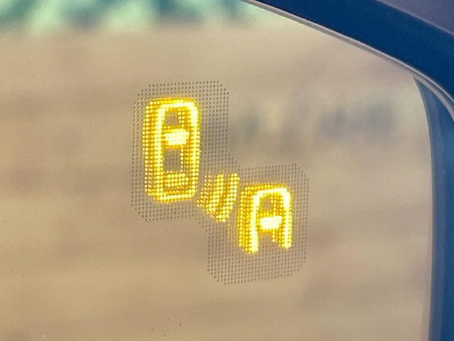 �y�u���C���h�X�|�b�g���j�^�����O�z���s���A�h�A�~���[�̎��p�ɂȂ�₷���ӏ��Ɍ㑱�Ԃ��ڋ߂���ƃT�C�h�~���[�t�߂Ɍx����\���A�h���C�o�[�ɒ��ӊ��N�����Ă���܂��B