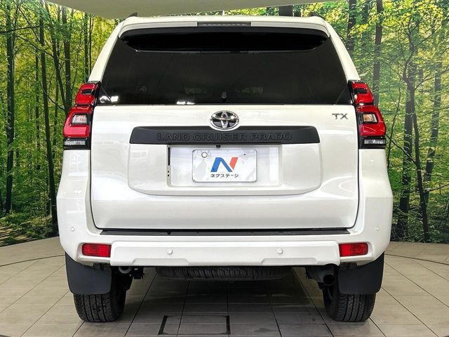 安心の最長10年・走行無制限保証(有償)をご用意。保証内容も充実はもちろん、無料点検&オイル交換や、年中無休の全国・24時間ロードサービスも付帯されておりますのでご安心下さい。