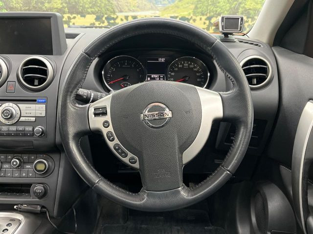 �y�����v�����X�e�A�����O�z�㎿�Ȋv���g�p���邱�ƂŁA��ɂ����������݂ƂĂ��^�]���₷���n���h���ł���