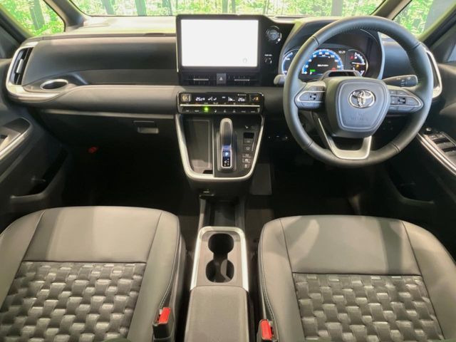 ヴォクシー1.8 ハイブリッド S-Z