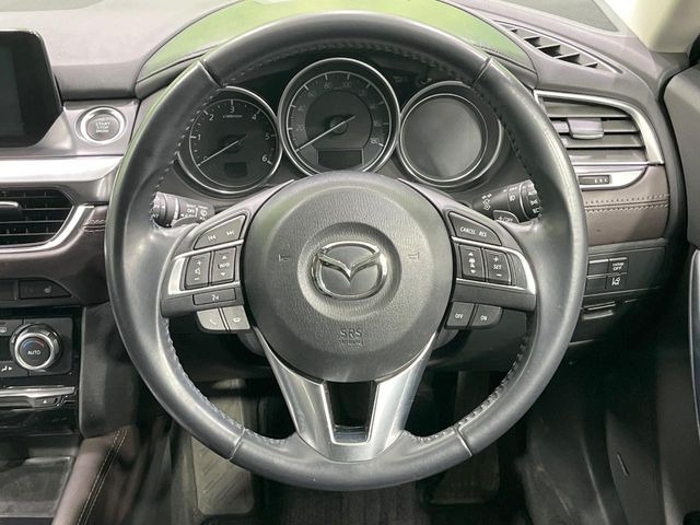 �y�����v�����X�e�A�����O�z�㎿�Ȋv���g�p���邱�ƂŁA��ɂ����������݂ƂĂ��^�]���₷���n���h���ł���