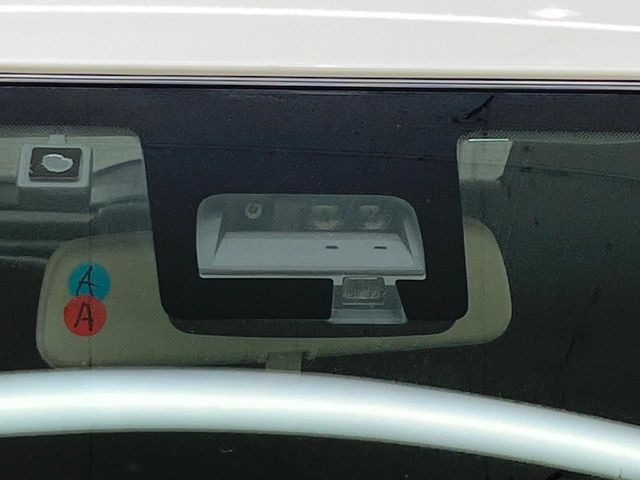 �y�Փˌy�����u�z���s���ɑO���̎ԗ�����F�����A�Փ˂������Ȏ��͌x��ƃu���[�L�ŏՓˉ���Ɣ�Q�y�����A�V�X�g�B�����S�Ƀh���C�u�����y���݂��������܂��B