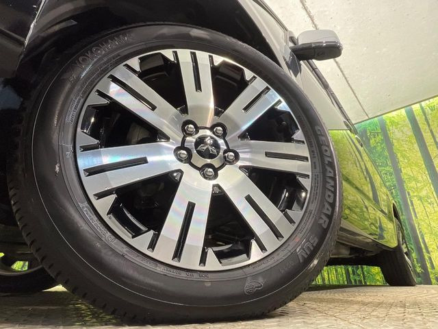 �y����18�C���`�A���~�z�C�[���z�O�ςɃ}�b�`���������A���~�z�C�[���𑕒����Ă���܂��B�e��ЊO�A���~�z�C�[����A�X�^�b�h���X�^�C�����戵�����Ă���܂��B���񂲑��k����������