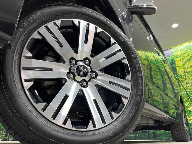 �y����18�C���`�A���~�z�C�[���z�O�ςɃ}�b�`���������A���~�z�C�[���𑕒����Ă���܂��B�e��ЊO�A���~�z�C�[����A�X�^�b�h���X�^�C�����戵�����Ă���܂��B���񂲑��k����������