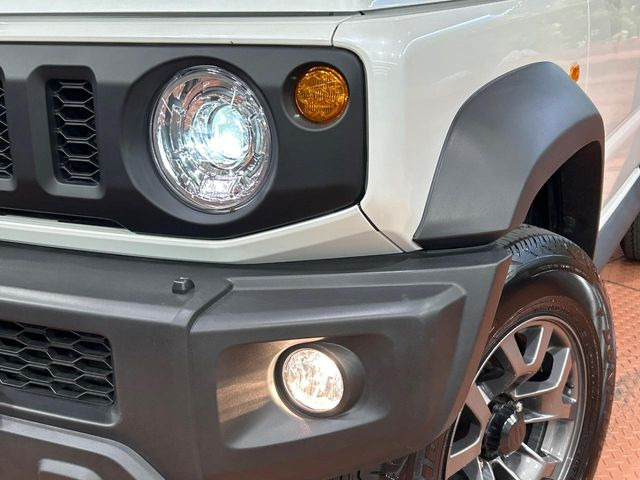 �yLED�w�b�h���C�g�z���V����ԑ��s�����ǍD�Ȏ��E���m�ۂ����S���ĉ^�]�ł��鍂�P�xLED�w�b�h���C�g�𑕔�!�_�����x�������A����d�͂��}�����Ă��܂��B