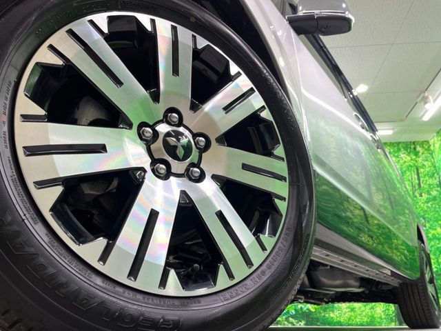 �y����18�C���`�A���~�z�C�[���z�O�ςɃ}�b�`���������A���~�z�C�[���𑕒����Ă���܂��B�e��ЊO�A���~�z�C�[����A�X�^�b�h���X�^�C�����戵�����Ă���܂��B���񂲑��k����������