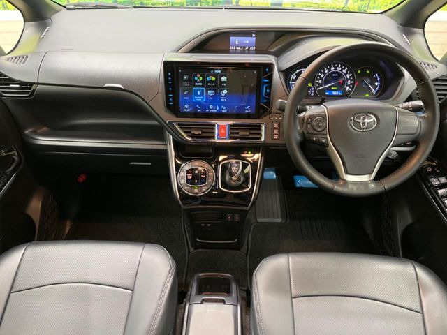 ヴォクシー1.8 ハイブリッド ZS 煌II