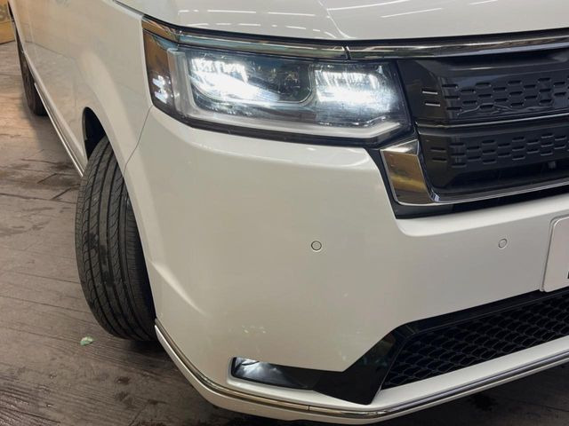 �yLED�w�b�h���C�g�z���V����ԑ��s�����ǍD�Ȏ��E���m�ۂ����S���ĉ^�]�ł��鍂�P�xLED�w�b�h���C�g�𑕔�!�_�����x�������A����d�͂��}�����Ă��܂��B