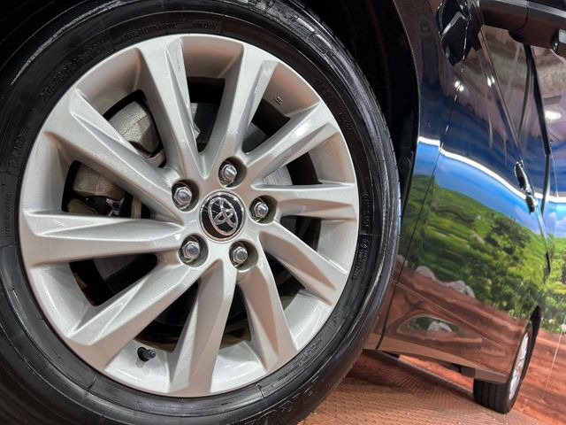 �y����16�C���`�A���~�z�C�[���z�O�ςɃ}�b�`���������A���~�z�C�[���𑕒����Ă���܂��B�e��ЊO�A���~�z�C�[����A�X�^�b�h���X�^�C�����戵�����Ă���܂��B���񂲑��k����������