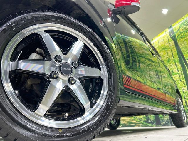 �y����15�C���`�A���~�z�C�[���z�O�ςɃ}�b�`���������A���~�z�C�[���𑕒����Ă���܂��B�e��ЊO�A���~�z�C�[����A�X�^�b�h���X�^�C�����戵�����Ă���܂��B���񂲑��k����������