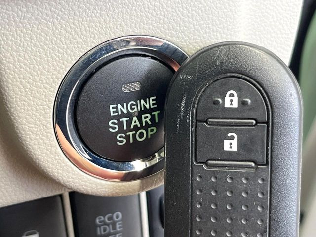 �y�A�N�Z�X�L�[&�v�b�V���X�^�[�g�z�J�o����|�P�b�g�ɓ��ꂽ�܂܂ł��h�A�̎{���E�������\�ȃX�}�[�g�L�[�𑕔��B�G���W���̃I���E�I�t�����J�M�����o���K�v�������A�{�^�����v�b�V�����邾����OK��