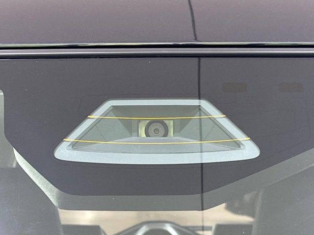 【スズキ セーフティサポート】走行中に前方の車両等を認識し、衝突しそうな時は警報とブレーキで衝突回避と被害軽減をアシスト。より安全にドライブをお楽しみいただけます。