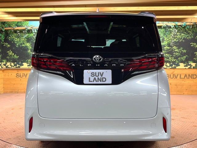 安心の最長10年・走行無制限保証(有償)をご用意。保証内容も充実はもちろん、無料点検&オイル交換や、年中無休の全国・24時間ロードサービスも付帯されておりますのでご安心下さい。