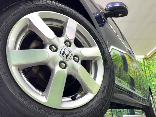 �y����14�C���`�A���~�z�C�[���z�O�ςɃ}�b�`���������A���~�z�C�[���𑕒����Ă���܂��B�e��ЊO�A���~�z�C�[����A�X�^�b�h���X�^�C�����戵�����Ă���܂��B���񂲑��k����������