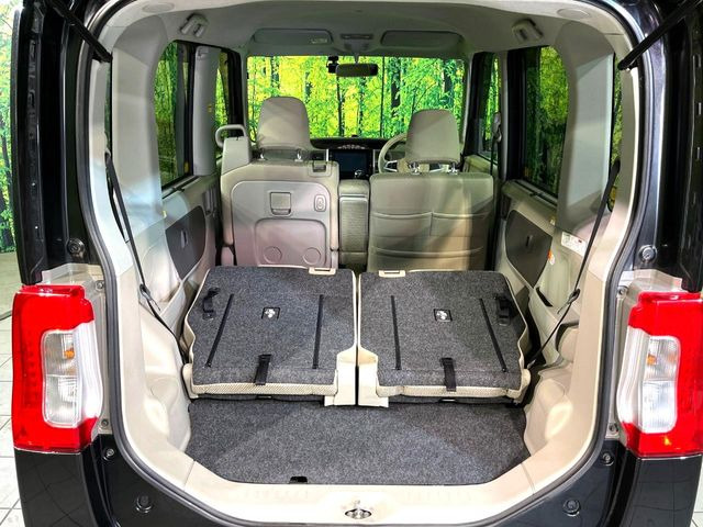 普段のお買い物や通勤、送迎等に十分な荷室スペースを確保しております。セカンドシートを倒すと、大きな荷物の積載も可能です♪