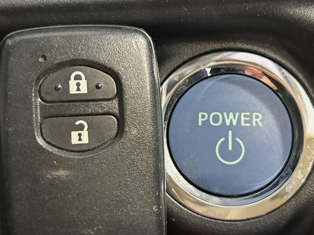 �y�X�}�[�g�L�[�z�J�o����|�P�b�g�ɓ��ꂽ�܂܂ł��h�A�̎{���E�������\�ȃX�}�[�g�L�[�𑕔��B�G���W���̃I���E�I�t�����J�M�����o���K�v����������Ƃ��Ă��֗��ł���