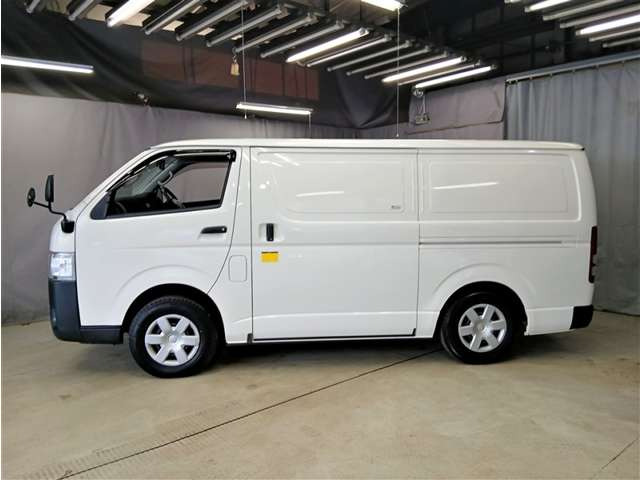 ハイエースバン3.0 中温冷凍バン ロング ディーゼル 4WD