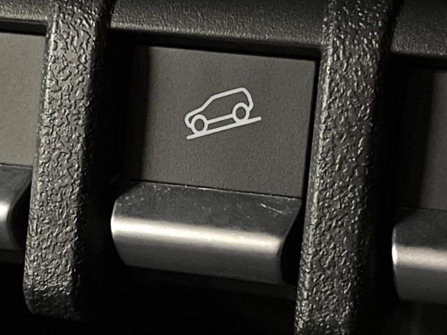 �y�_�E���q���A�V�X�g�z�}�ȍ⓹������Ƃ��Ɏ����Ńu���[�L�𐧌�A���̒ᑬ�x��ۂ��܂��B�ᓹ�∫�H�ȂǊ���₷���H�ʂ̉����ł��^�C�������b�N���Ȃ�������S!�n���h������ɏW���ł��܂�!